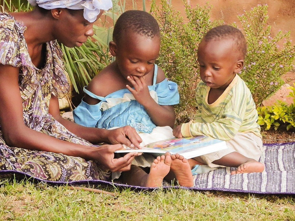 Viime vuonna Marttyyrien Ääni jakoi Ugandassa 3000 Raamattua kristityille, joilta se puuttui, uusille kristinuskoon islamista kääntyneille sekä nuorille. Kuva: Marttyyrien Ääni