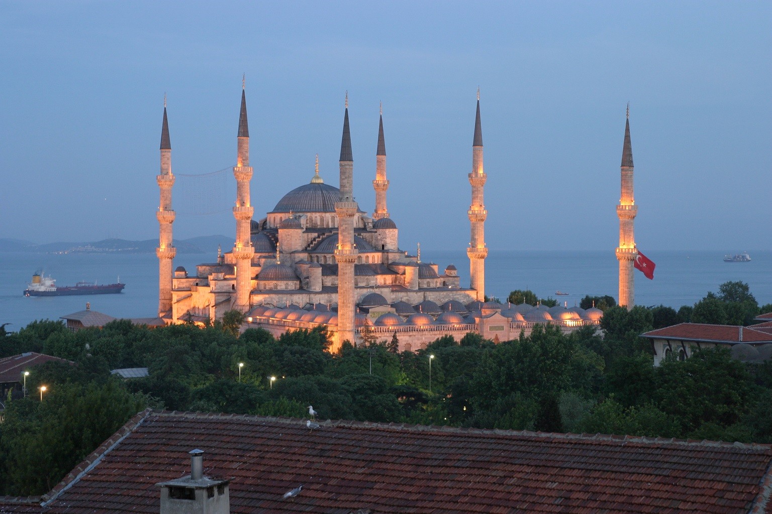 Yli 96 prosenttia turkkilaisista pitää itseään muslimina. USA 4-2012